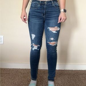 American Eagle size 4 Ripped Jeans